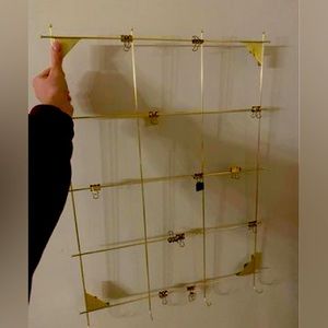 Gold memo board with chips